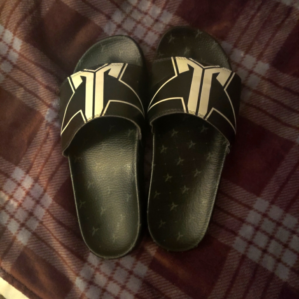 Jeffree Star Cosmetics Slides 10M/11.5W